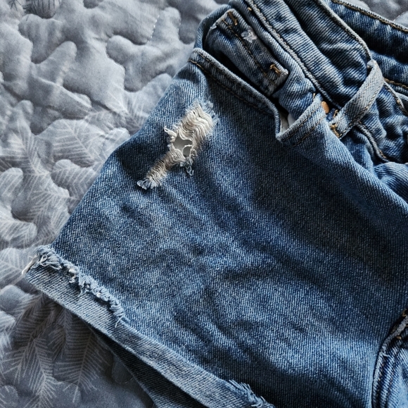 Womens pacsun distressed short - Picture 4 of 8